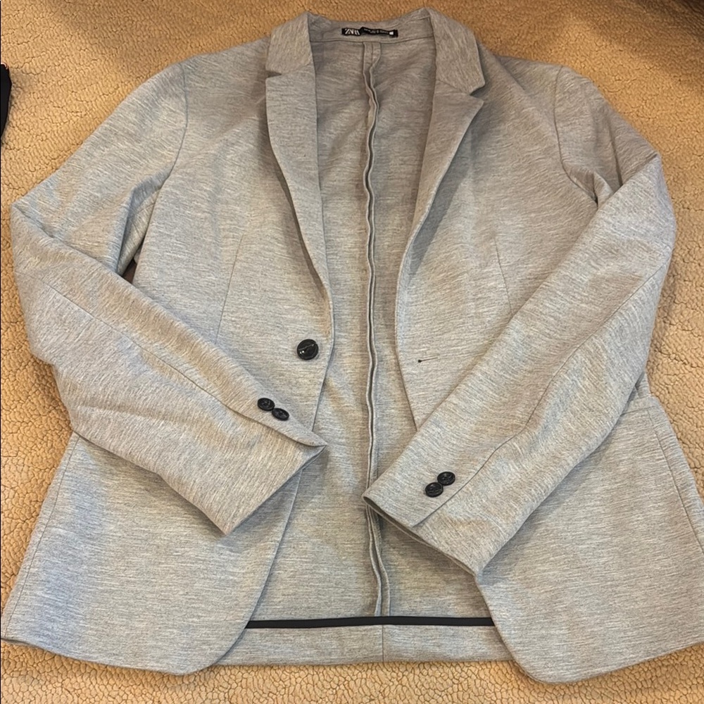 Zara Gray Blazer with Notched Lapels and Relaxed Fit